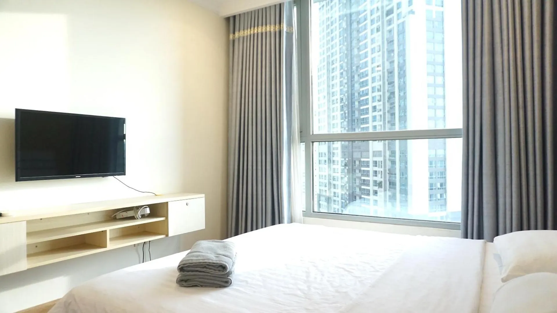 Landmark Plus Residences Luxury Suite Ho Chi Minh City 4*,