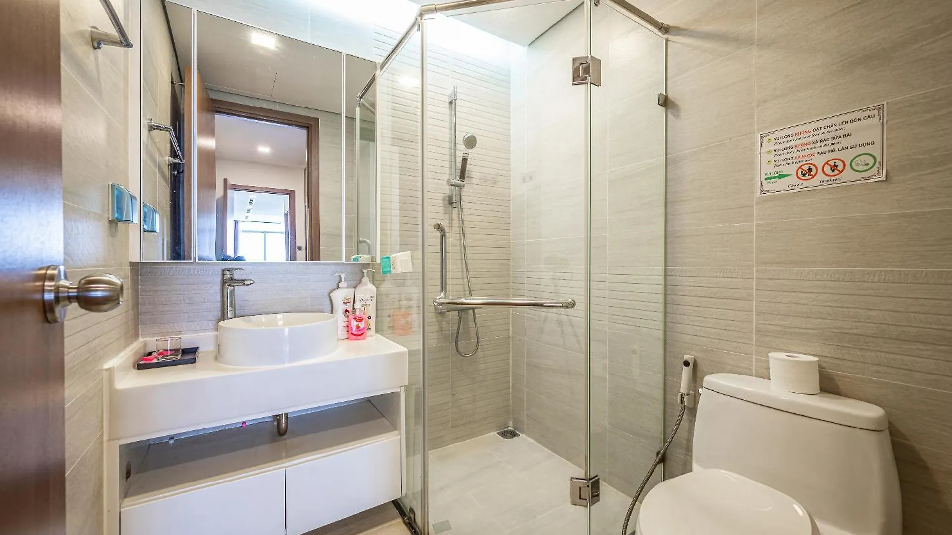 Landmark Plus Residences Luxury Suite Ho Chi Minh City 4*,